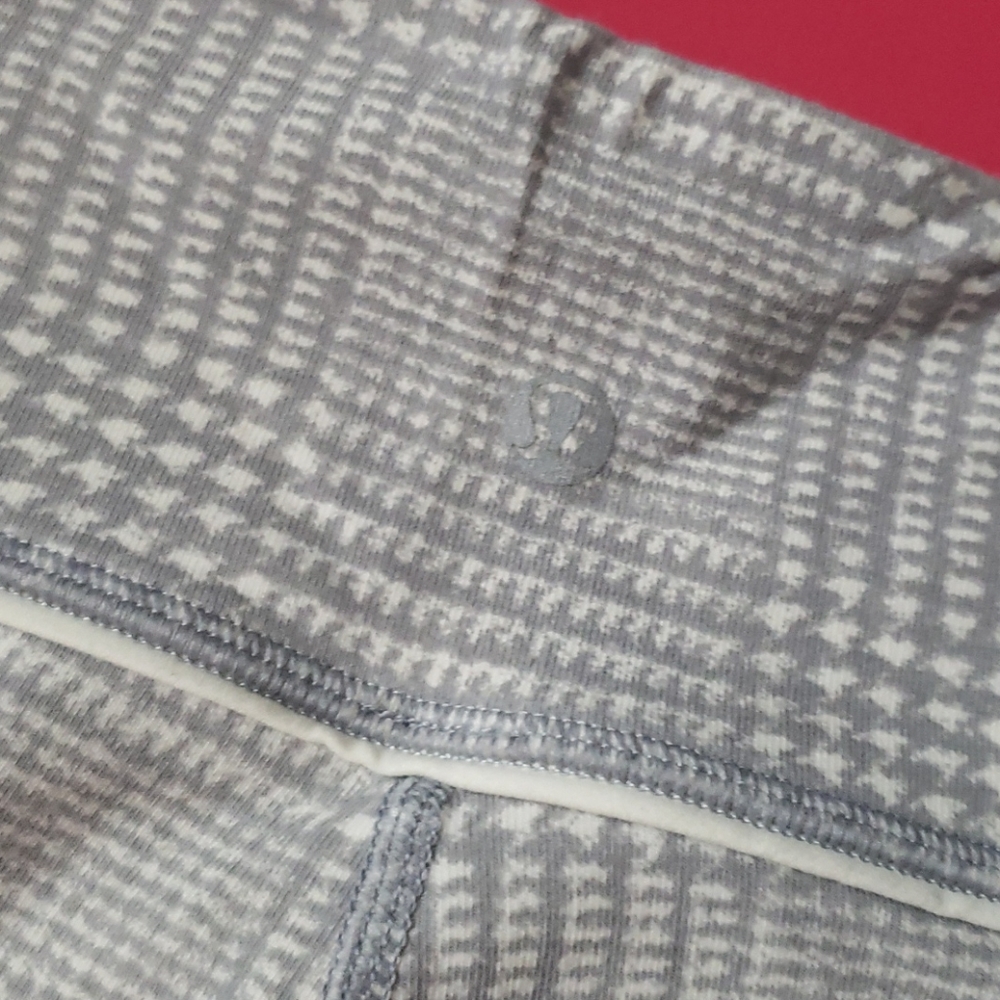 Lululemon pant - Picture 2 of 5